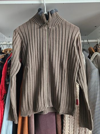 Gilet kaki avec col cheminé 146/152