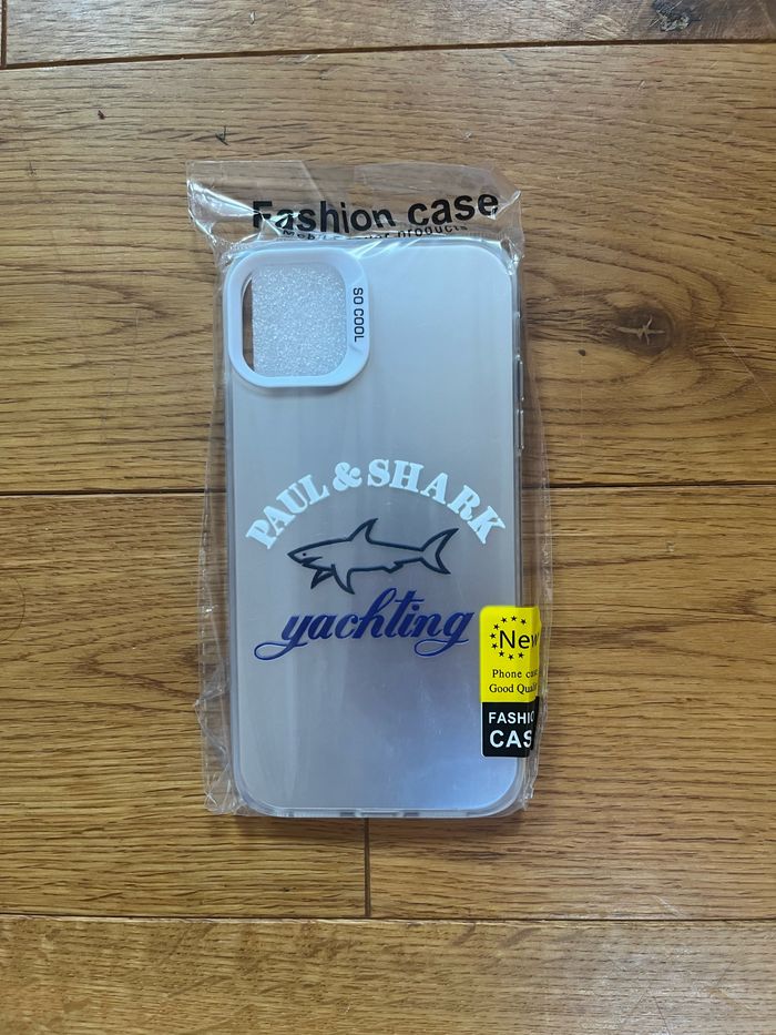 coque paul & shark iphone 11