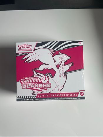 ETB Pokémon 10.5 Flamme Blanche - Parfait état