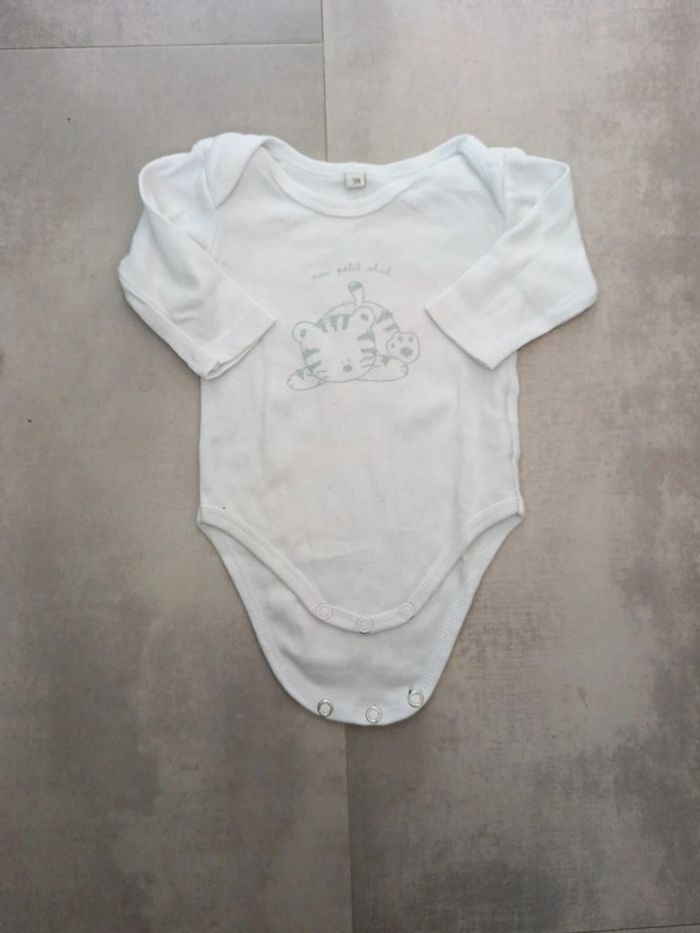 Lot 6 bodies 3 mois - photo numéro 7