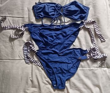 Maillot de bain bleu 