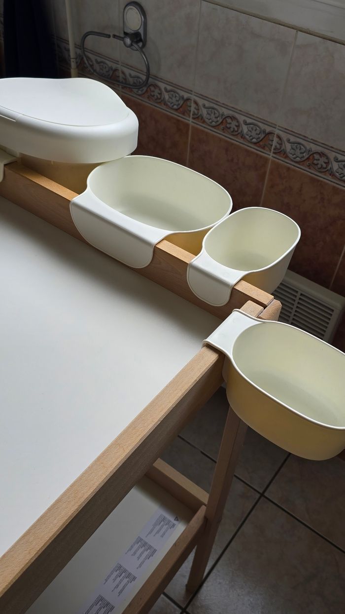 🌺🌺Table a langer , avec bacs, poubelle  🌺🌺(ferme) pas d envoi . - photo numéro 3