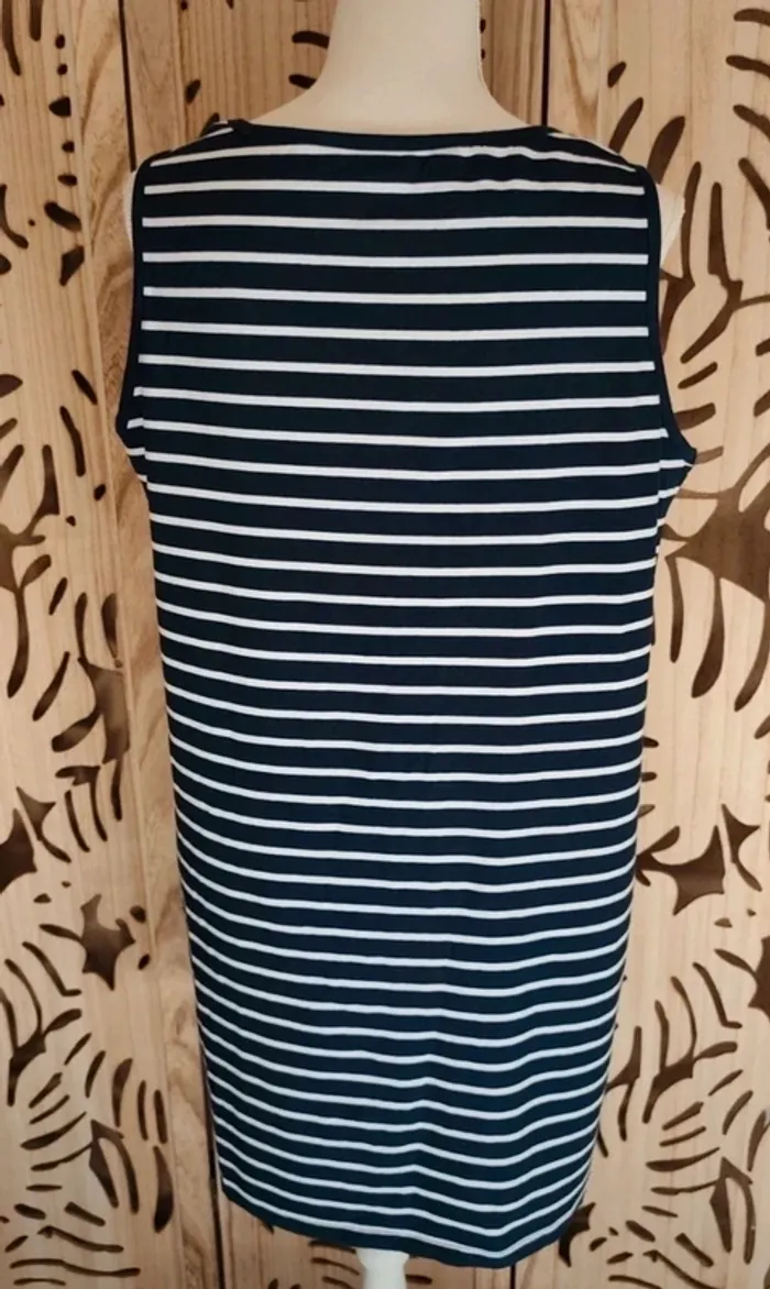 Robe marinière Taille 46/48 Blanche porte - photo numéro 4