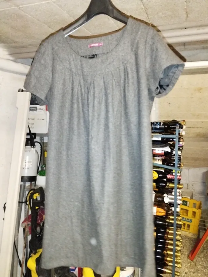 Robe grise acrylique 44