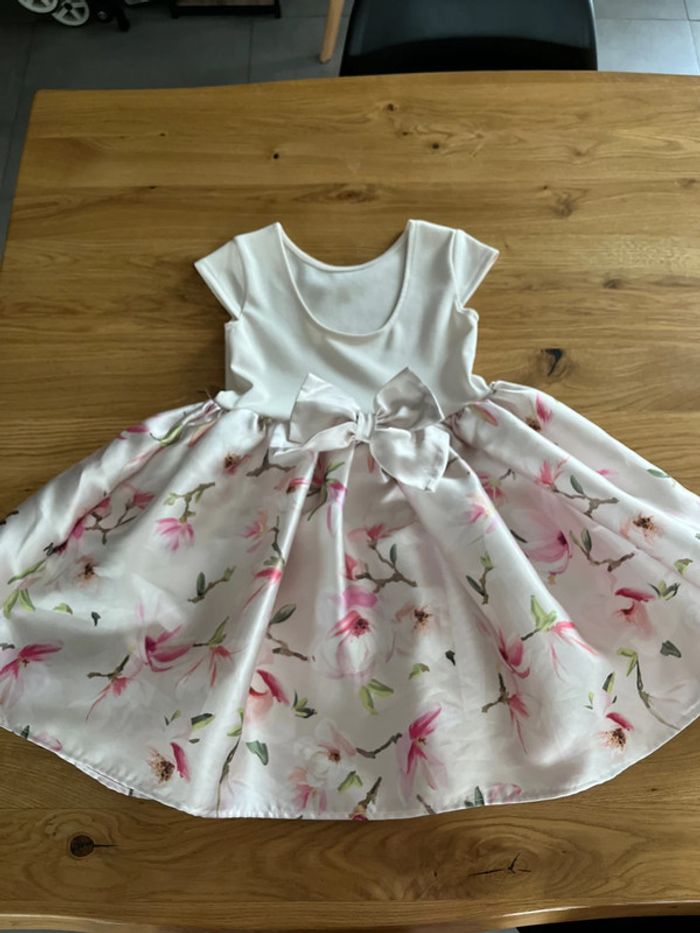 Robe de cérémonie H&M taille 4-6 ans - photo numéro 2