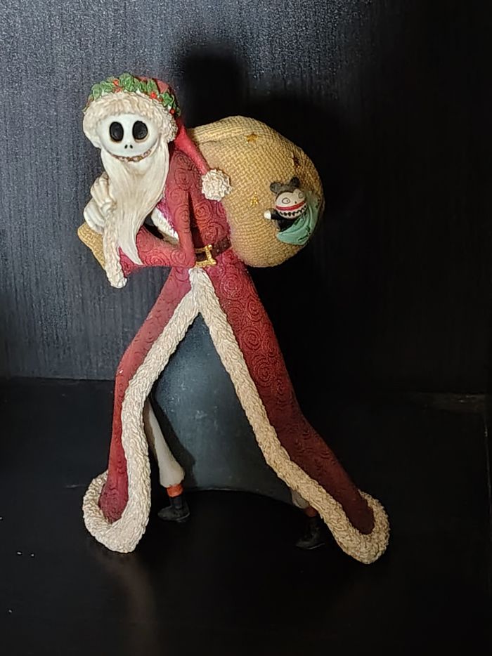 Figurine Disney Showcase Haute Couture de Force : Santa Jack Skellington RARE - photo numéro 2
