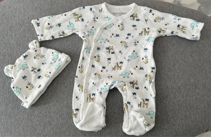 Pyjama + bonnet assorti