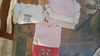 Lot vêtements bébé fille