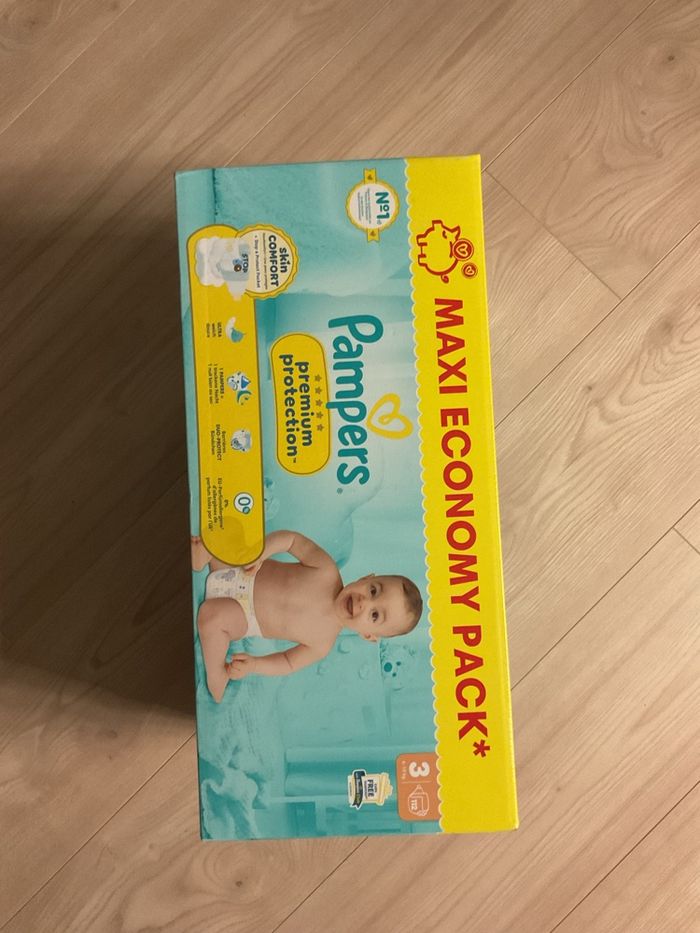 Couché Pampers taille 3 premium