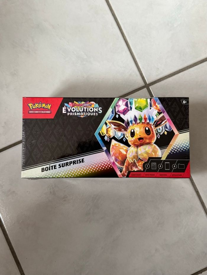 Pokémon Boîte Surprise Évolutions Prismatiques FR (EV8.5)