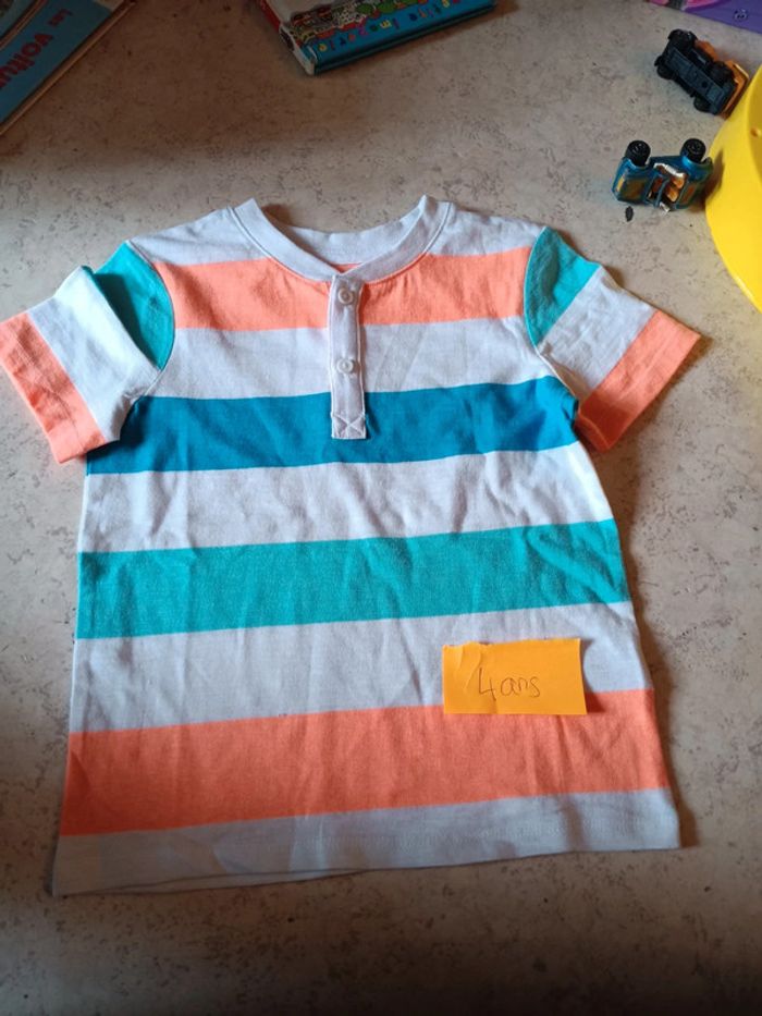 Tee-shirt c et a 4 ans neuf pas de vinted go