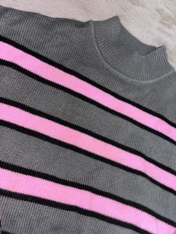 Pull H&M Taille XS – Gris à Rayures Rose/Noir, Comme Neuf, Col Montant - photo numéro 2