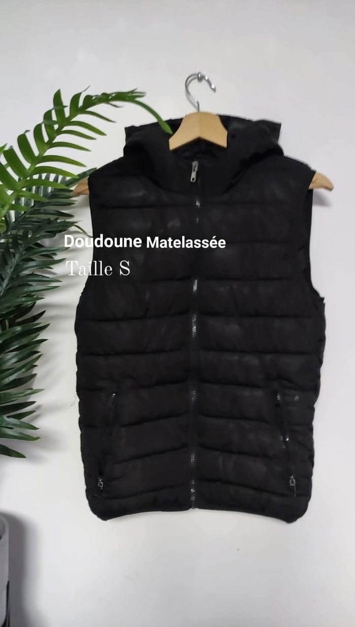 Doudoune à capuche matelassée homme