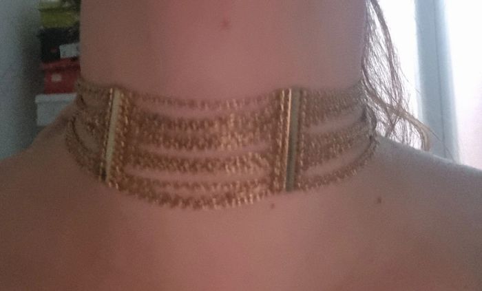 Collier ras cou