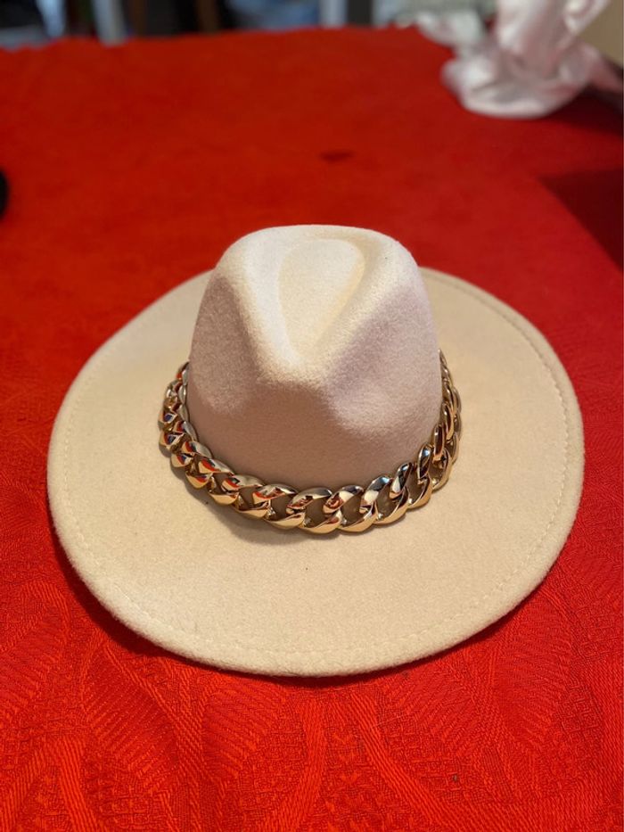 Chapeau