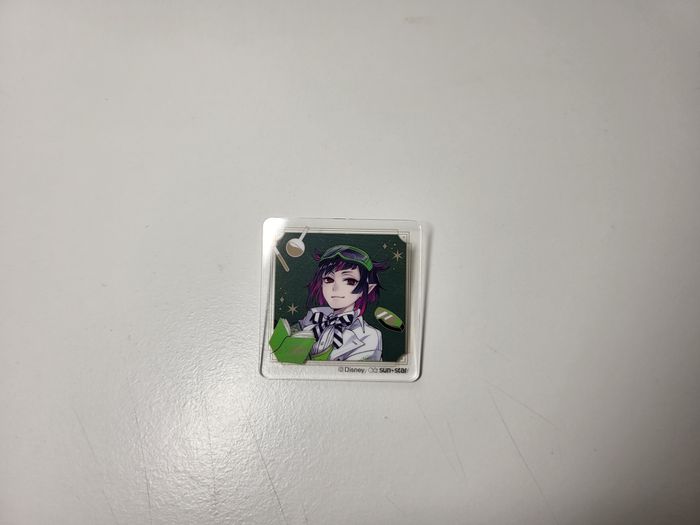 Twisted Wonderland Badge Lilia Vanrouge