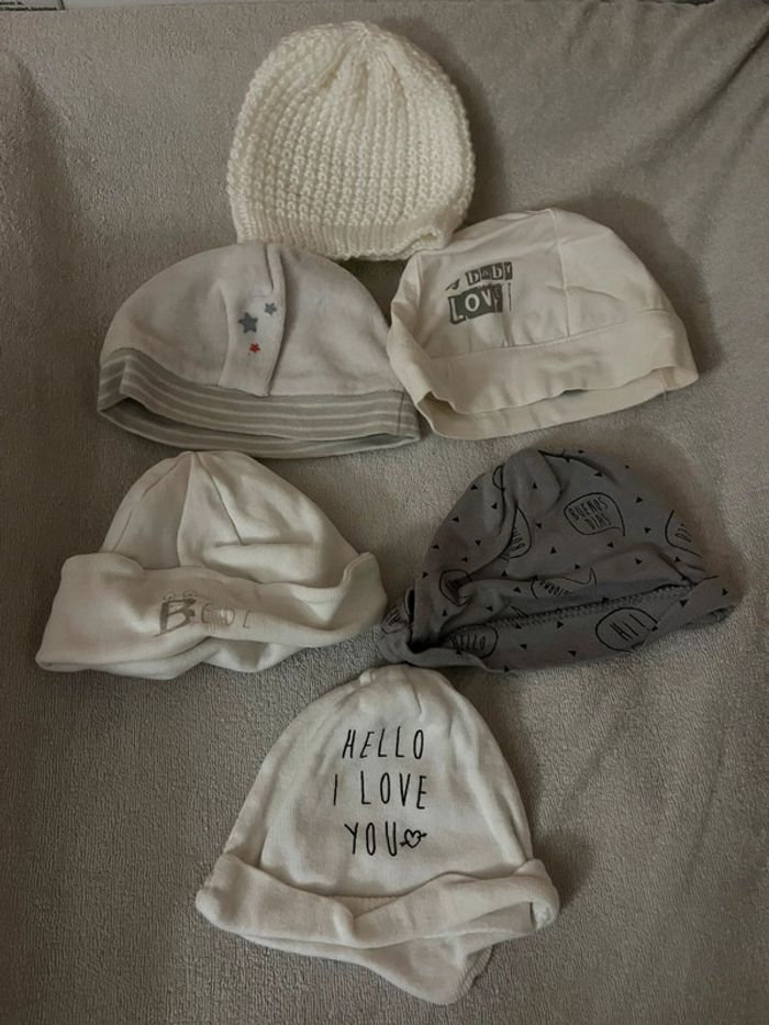 Lot 5 bonnets nouveau né