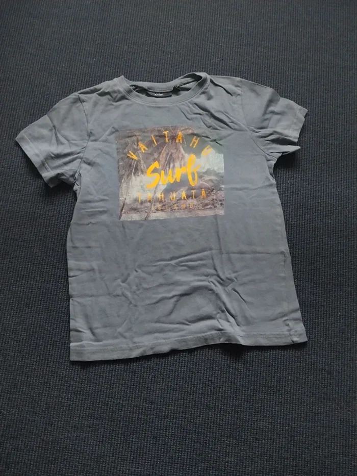 Tee shirt bleu avec dessin T10A