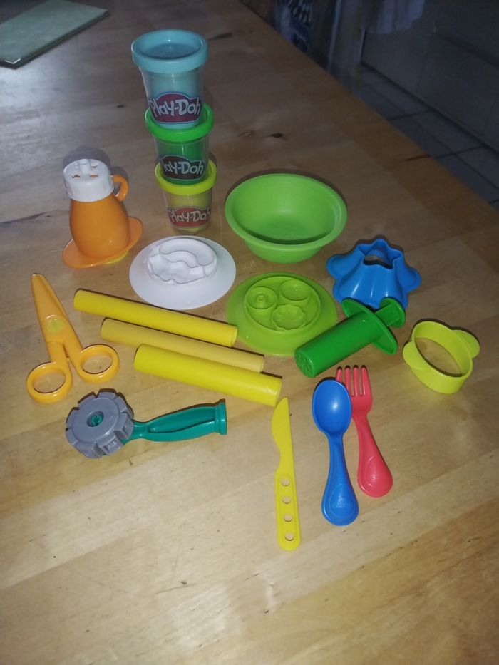 Lot de pâtes à modeler