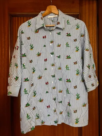 Camisa espalda abierta rayas y cactus