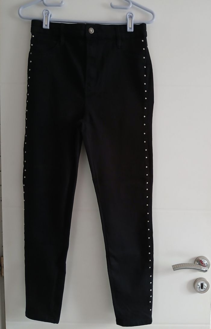Pantalon Bershka
Taille 42