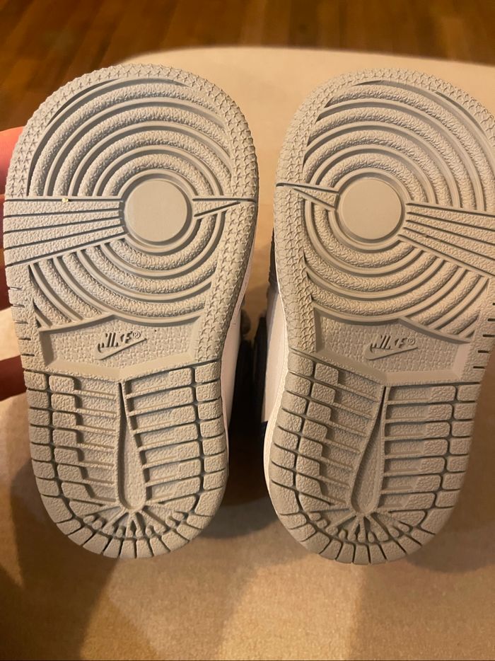 Baskets Nike originales - photo numéro 3