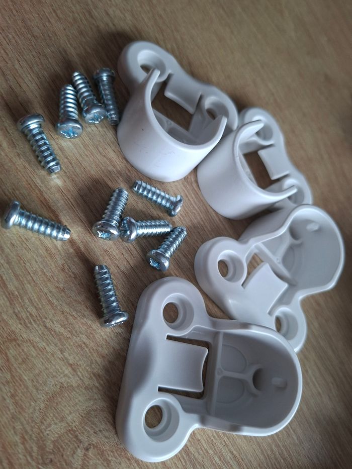 4 supports tringle ikea Pax armoire rangement vêtements  et ses visde