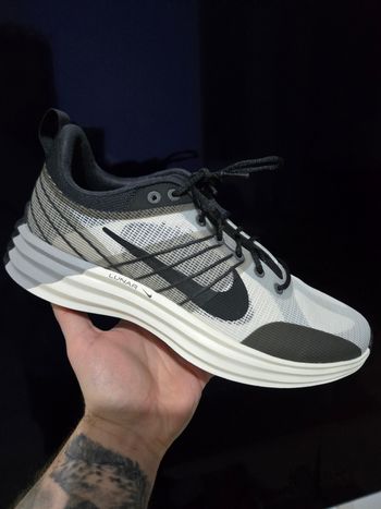 Nike lunar roam - taille 40 homme - neuves authentiques- noir gris