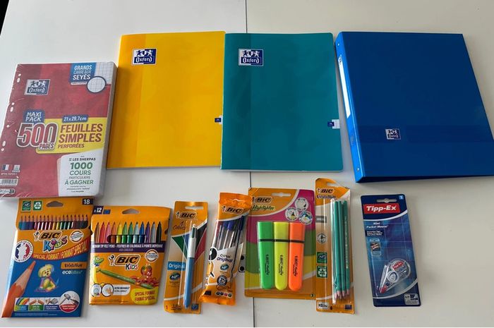 Lot de fournitures scolaires NEUF