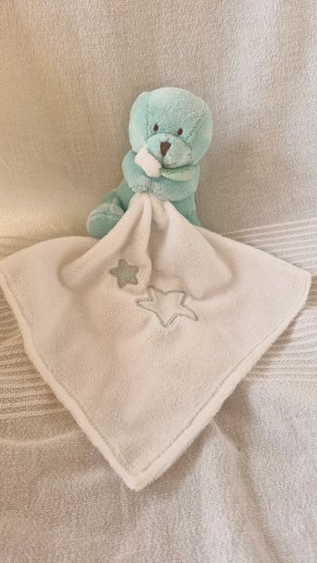 Doudou bonbon ourson vert avec mouchoir Babynat