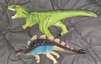 Lot de 2 gros dinosaures