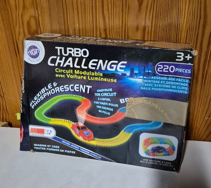 Turbo challenge circuit modulable phosphorescent avec voiture lumineuse - photo numéro 2