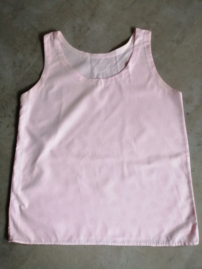 Débardeur rose fait par une couturière