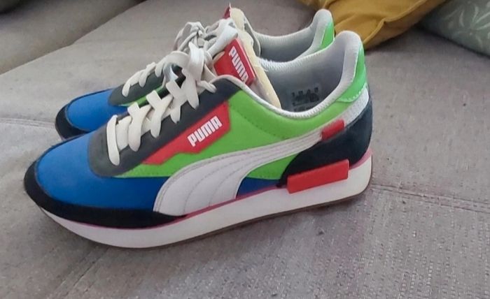 Chaussures Puma taille 37