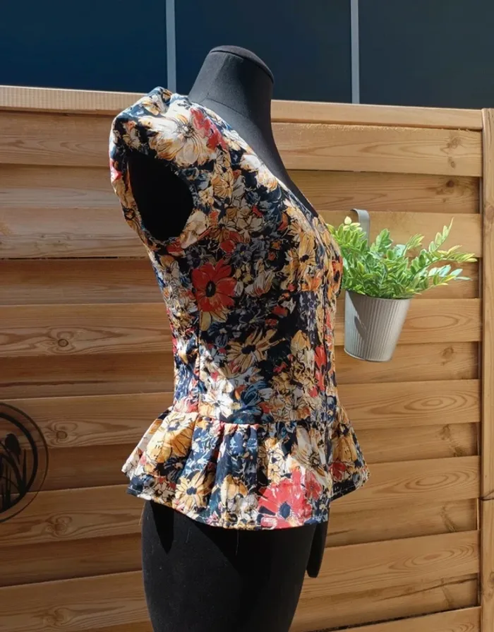 Chemisier fleuri taille XS neuf - photo numéro 4