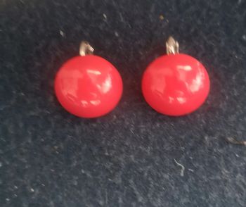 Boucles dormeuses rouges