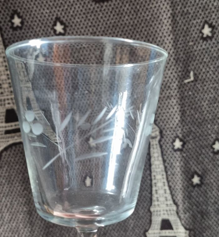 Lot 2 verres à pieds avec gravure - photo numéro 5