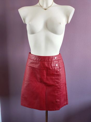 Jupe rouge similicuir