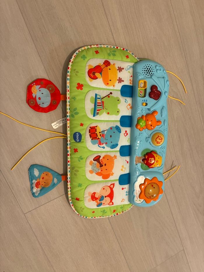 Tap tap piano dès p’tits copains Vtech