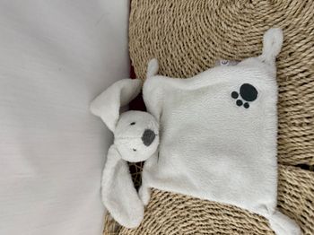 Doudou plat lapin blanc empreinte de patte + nez gris NICOTOY KIABI SIMBA TOYS
