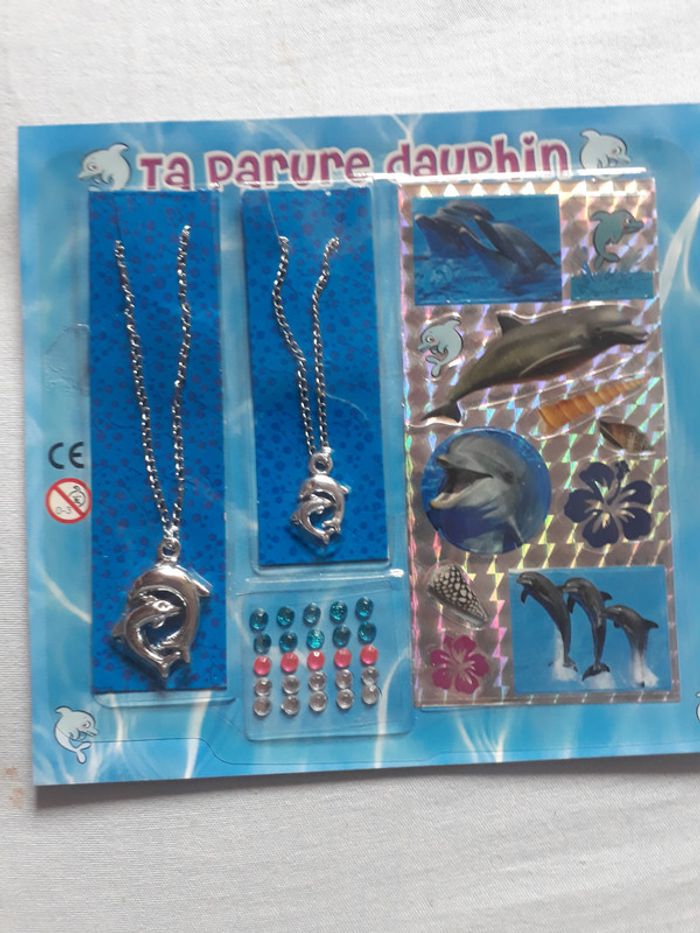 Magazine + bijoux dauphin - photo numéro 2