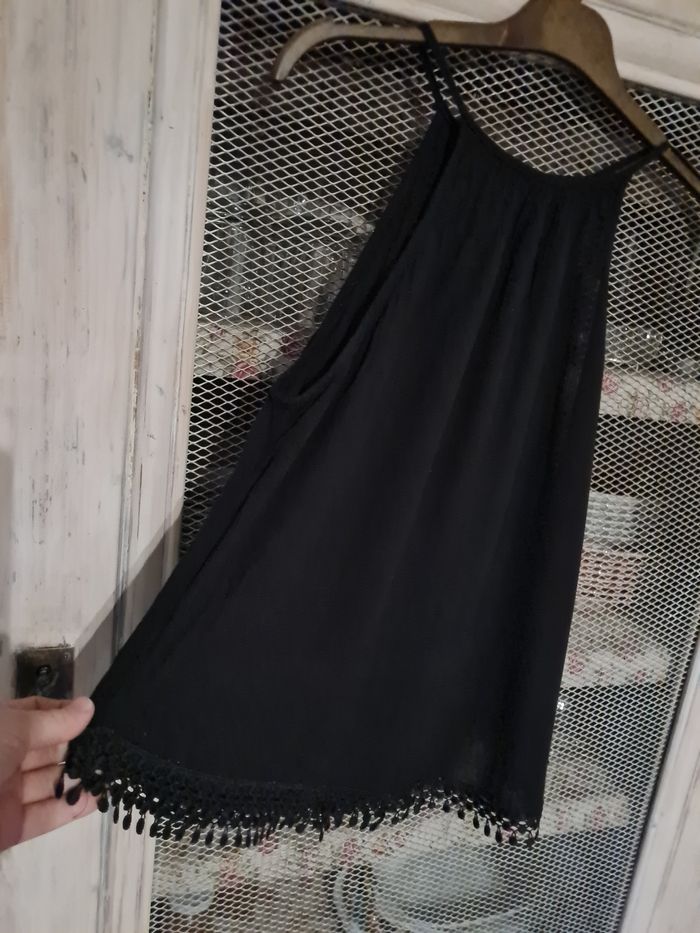Joli haut noir - photo numéro 3