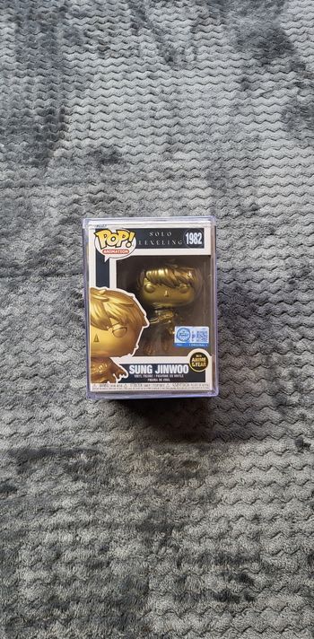 Figurine POP Sung Jinwoo Gold (Solo Leveling) Édition spéciale avec un boîte de protection

