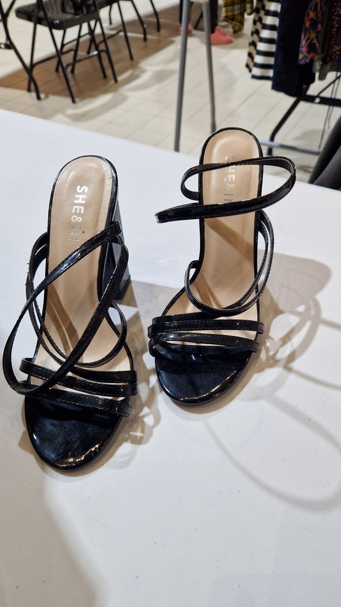Chaussure d'été à talon - photo numéro 2