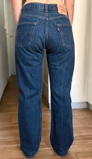 Jean Levi’s 501 W30 L32 – Coupe Droite – Très Bon État