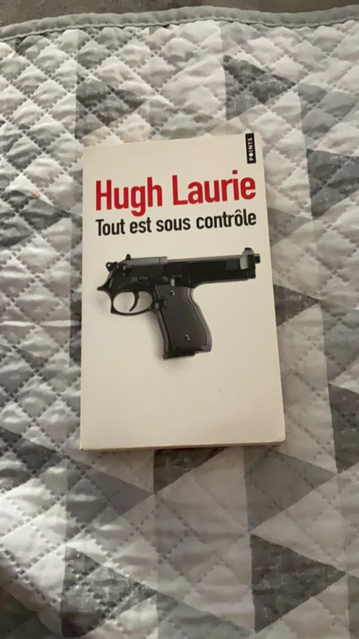 # tout est sous Hugh Laurie. ) - photo numéro 2