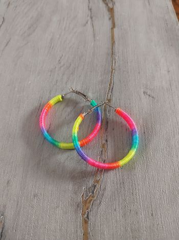 Boucles d'oreilles neuves