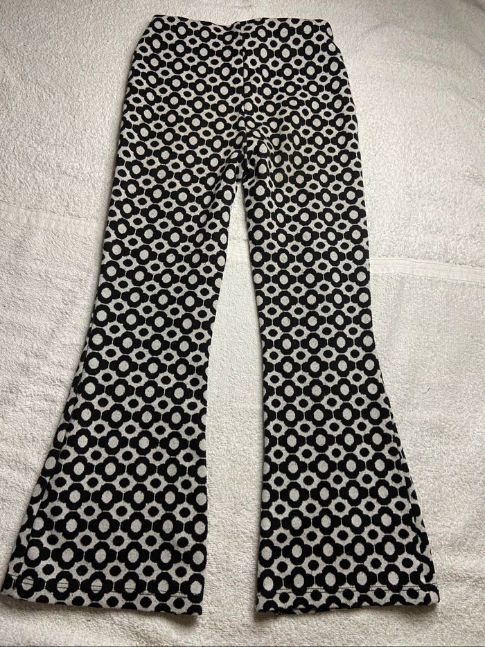 Pantalon à motif noir et blanc stylé
