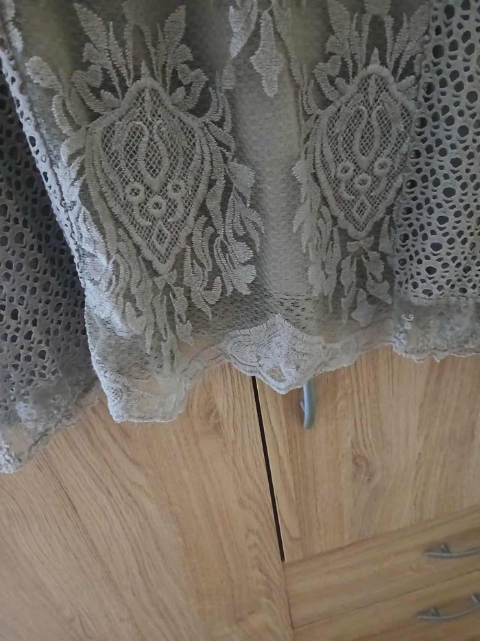 Tee-shirt ou tunique prix négociable - photo numéro 4