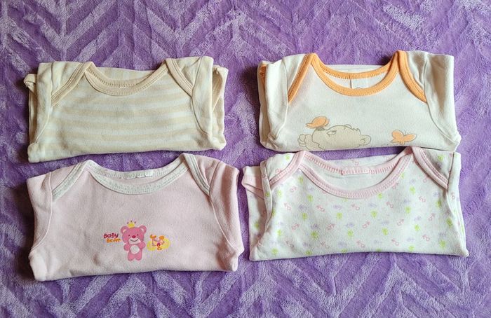 Lot de 4 bodies à manches longues